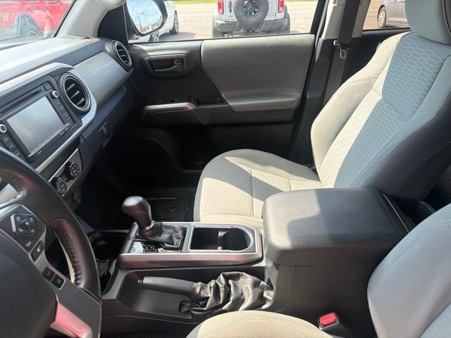Used 2019 Toyota Tacoma SR5 AWD/4WD image 20