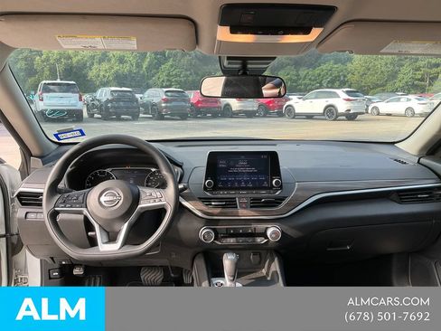 Used 2025 Nissan Altima 2.5 SV FWD image 15