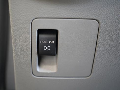 Used 2017 Ford F150 XLT RWD image 25