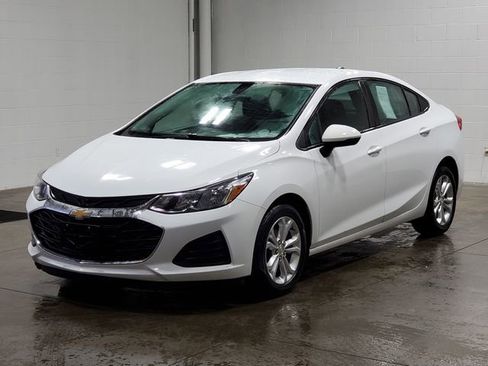 Used 2019 Chevrolet Cruze LS w/ LS Convenience Package image 2