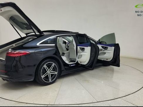 Used 2023 Mercedes-Benz EQS 450+ 4MATIC Sedan w/ Manufactur Interior Package image 19