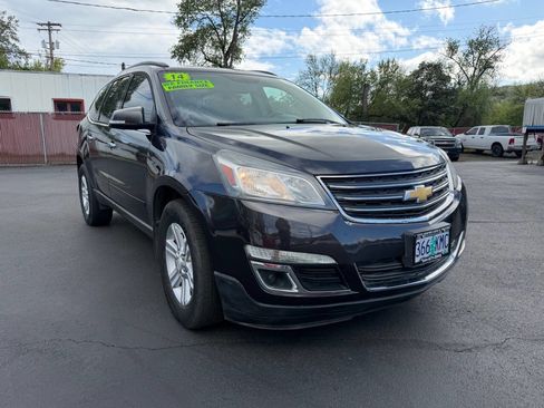 Used 2014 Chevrolet Traverse LT image 2