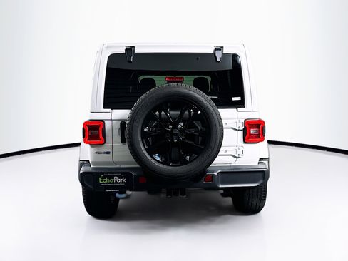 Used 2023 Jeep Wrangler Unlimited Sahara w/ Cold Weather Group AWD/4WD image 7