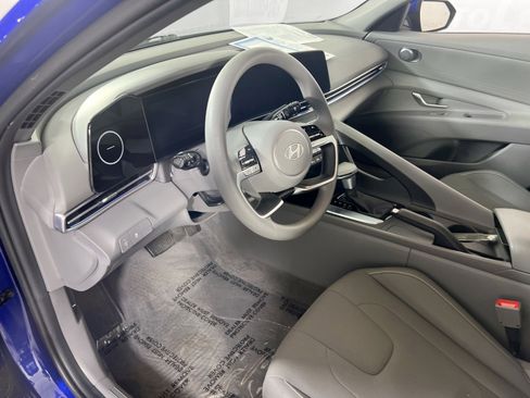 Used 2024 Hyundai Elantra SEL FWD image 9
