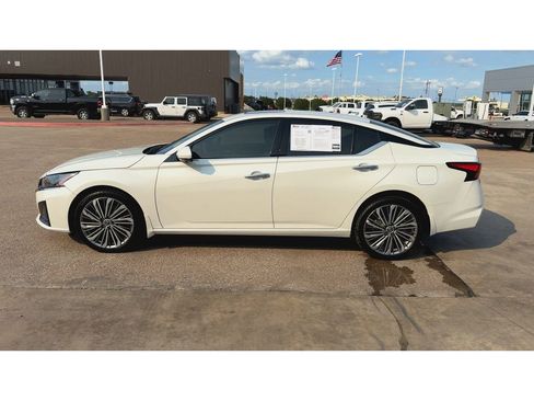 Used 2023 Nissan Altima 2.5 SL image 5