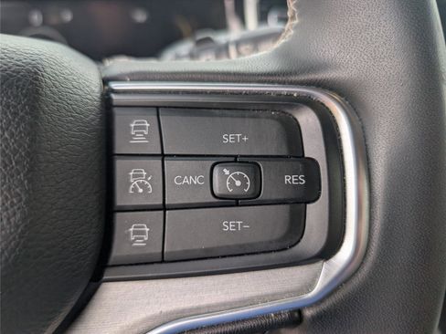 Used 2023 Jeep Wagoneer Series II AWD/4WD image 40