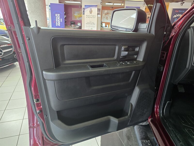 Used 2017 RAM 1500 Express RWD image 7