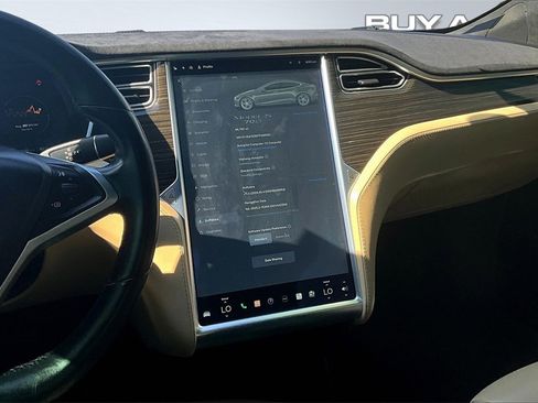 Used 2015 Tesla Model S 70D image 6