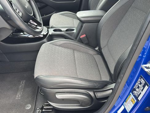 Used 2025 Kia Seltos S FWD image 17