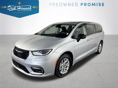 Used 2024 Chrysler Pacifica Touring-L
