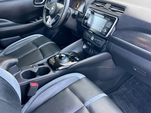 Used 2019 Nissan Leaf SL w/ SL Technology Package FWD image 18