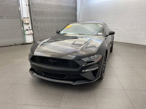 Used 2020 Ford Mustang Premium image 3