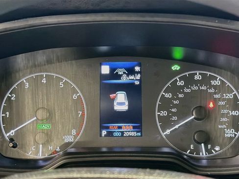 Used 2024 Toyota Corolla Cross AWD Hybrid image 9
