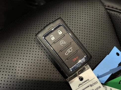 Used 2024 Jeep Wagoneer Launch Edition image 31