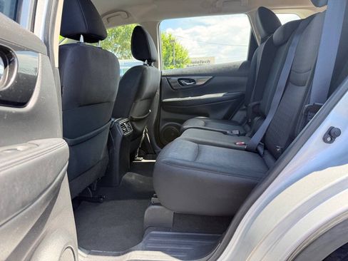 Used 2017 Nissan Rogue S FWD image 23