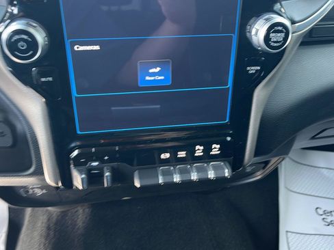 Used 2024 RAM 2500 Laramie AWD/4WD image 17