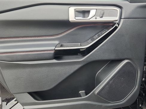 Certified 2022 Ford Explorer ST-Line w/ Class IV Trailer Tow Package image 14