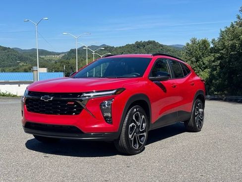 New 2026 Chevrolet Trax RS w/ Driver Confidence Package FWD image 3