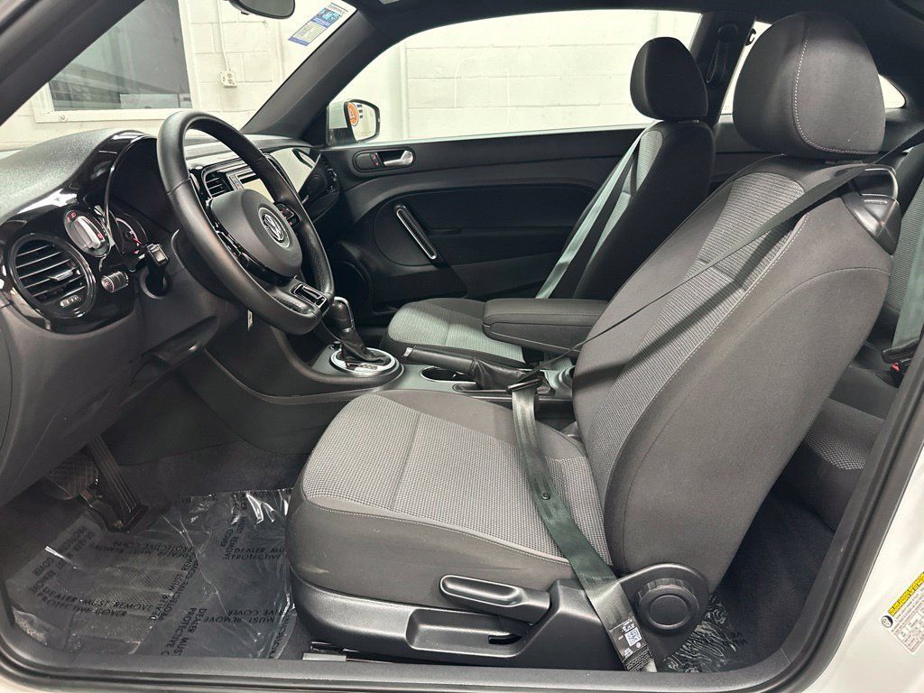 Used 2019 Volkswagen Beetle 2.0T S FWD image 19