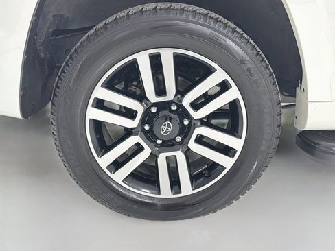 Used 2023 Toyota 4Runner Limited AWD/4WD image 32