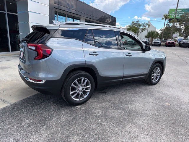 Used 2024 GMC Terrain SLT FWD image 9