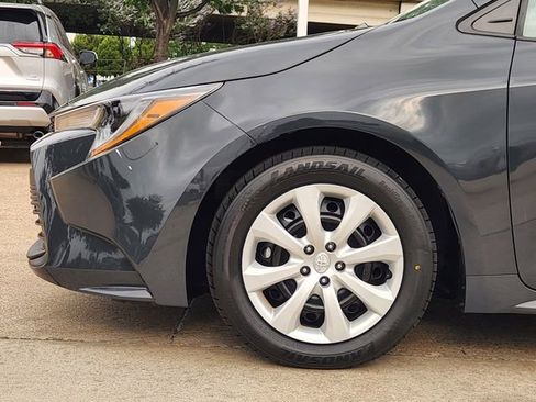 Used 2024 Toyota Corolla LE FWD image 5