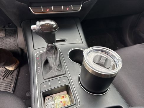 Used 2017 Kia Sorento LX w/ LX Convenience Package image 23