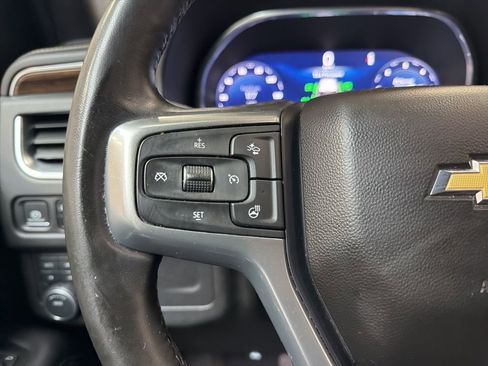 Used 2023 Chevrolet Suburban Premier AWD/4WD image 19