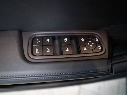 New 2026 Porsche Cayenne S image 18