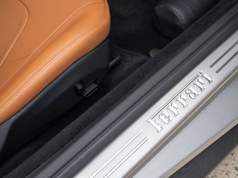 Certified 2019 Ferrari Portofino RWD image 64