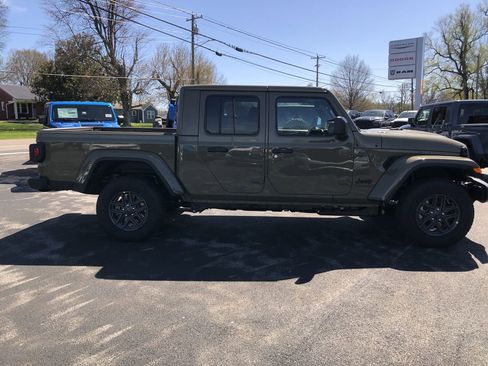 New 2026 Jeep Gladiator Sport image 6