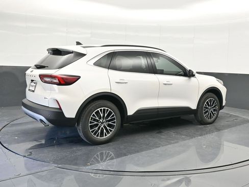 New 2025 Ford Escape SE image 15