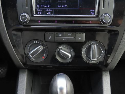 Used 2016 Volkswagen Jetta Sport w/ Lighting Package image 20