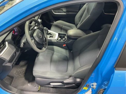 Used 2019 Toyota RAV4 LE image 12