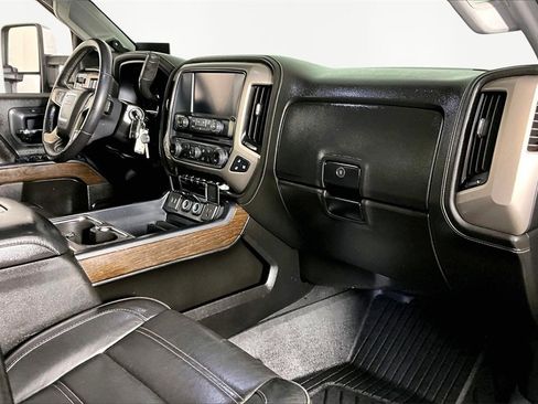 Certified 2019 GMC Sierra 2500 Denali w/ Duramax Plus Package image 27