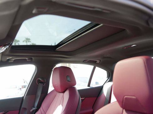 New 2026 BMW i5 eDrive40 image 14