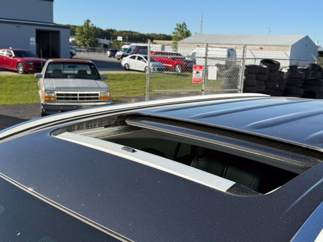 Used 2020 Toyota Highlander XLE AWD/4WD image 13