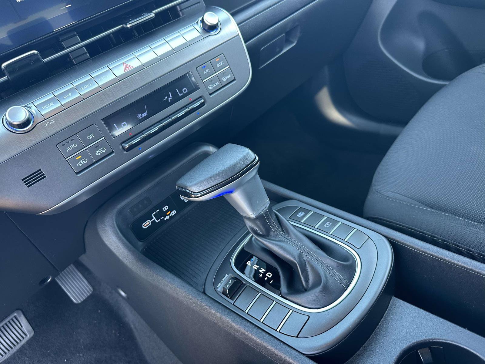Used 2025 Hyundai Kona SEL FWD image 15