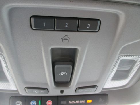 Used 2023 Chevrolet Silverado 2500 LTZ w/ LTZ Plus Package image 22