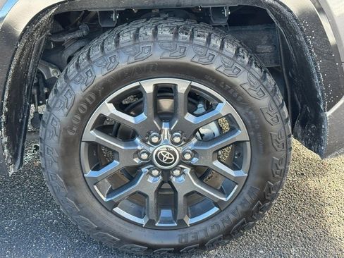 Used 2023 Toyota Tundra Platinum w/ Advanced Package image 9