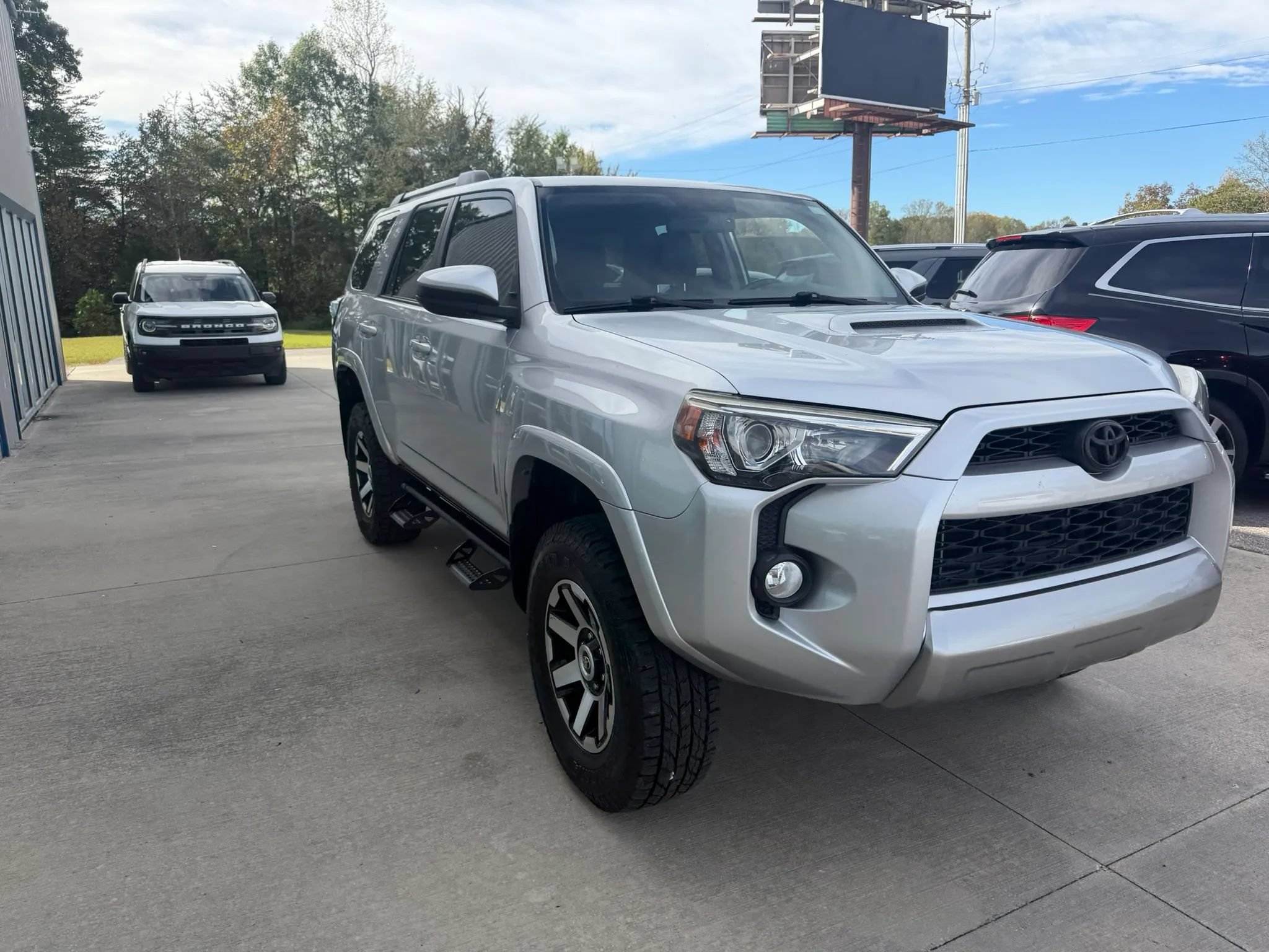 Used 2018 Toyota 4Runner TRD Off-Road AWD/4WD image 26
