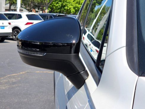 Certified 2023 Volkswagen Tiguan SE R-Line FWD image 12