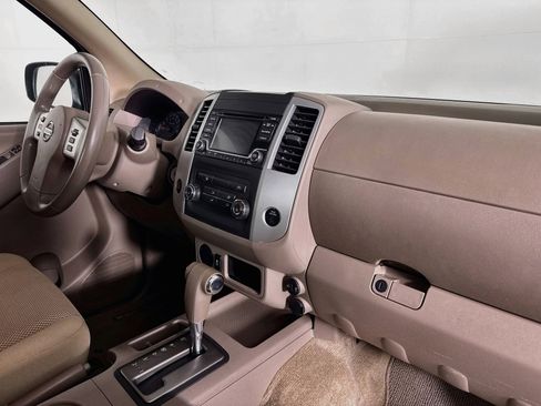 Used 2018 Nissan Frontier SV RWD image 25