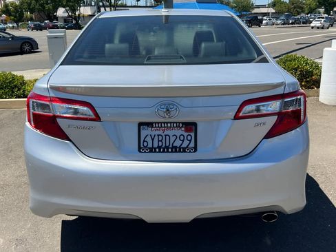 Used 2012 Toyota Camry SE FWD image 5