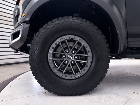 Used 2020 Ford F150 Raptor w/ Equipment Group 802A Luxury AWD/4WD image 16