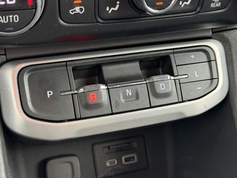 Used 2023 GMC Acadia SLT w/ Trailering Package AWD/4WD image 26