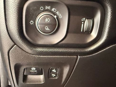 Used 2021 RAM 1500 Big Horn image 29