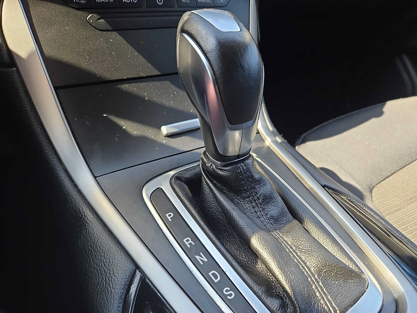 Used 2018 Ford Edge SEL FWD image 14
