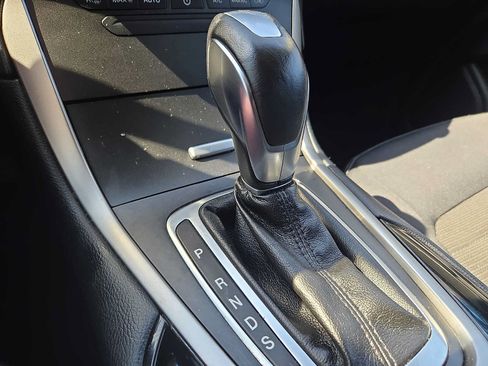 Used 2018 Ford Edge SEL FWD image 14