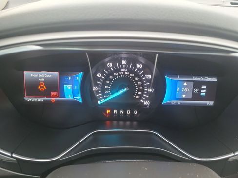 Used 2014 Ford Fusion SE image 22